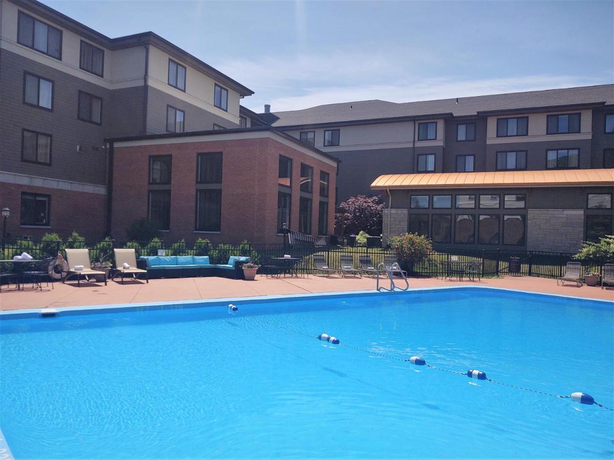 Comfort Inn & Suites Берлингтон Экстерьер фото