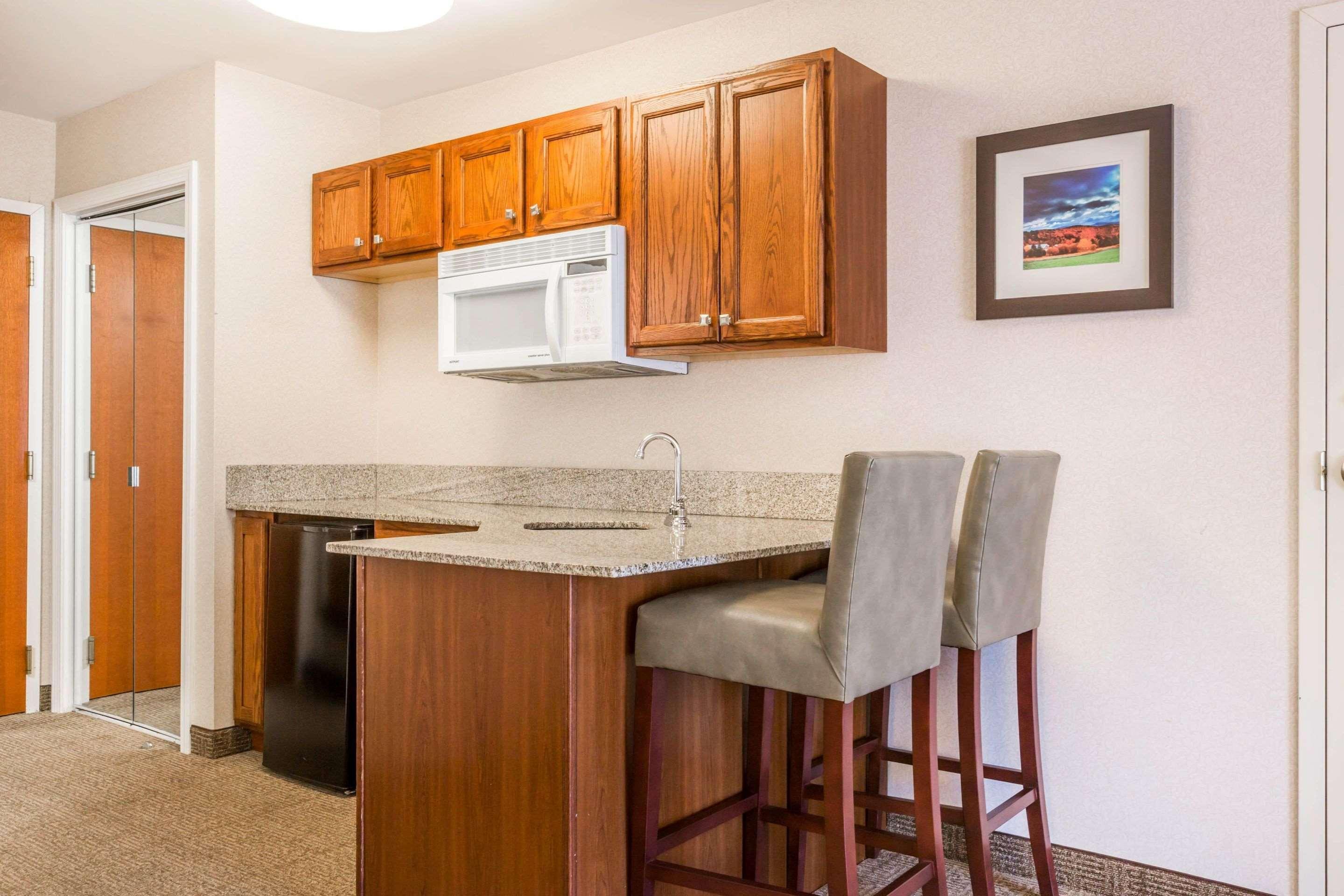 Comfort Inn & Suites Берлингтон Экстерьер фото